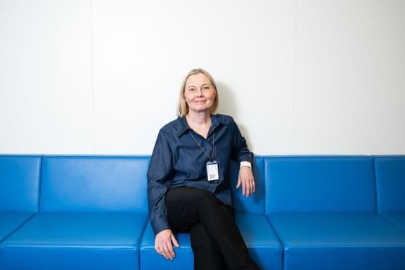 Katri Korolainen on nimitetty Pohjois-Pohjanmaan hyvinvointialueen kuntoutuksen toimialuejohtajaksi. Hän haluaa vahvistaa kuntoutuksen asemaa hoitoketjuissa.