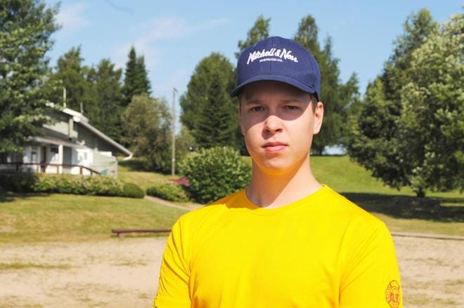 Helleviikot menivät hyvin. Uimavalvoja Elias Nurmen mukaan läheltä piti- tilanteilta vältyttiin. KUVA: EEVA-LIISA KULJU