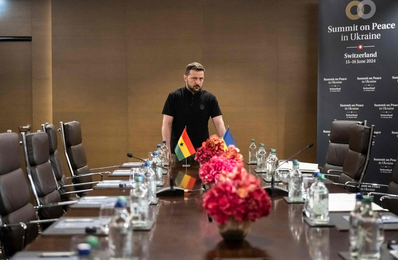 Ukrainan rauhankonferenssissa ei saavutettu selkeää yhteisymmärrystä siitä, miten keskustelu rauhasta tulevaisuudessa jatkuu, arvioi CMI:n Mikko Patokallio. Kuvassa Ukrainan presidentti Volodymyr Zelenskyi. LEHTIKUVA/AFP