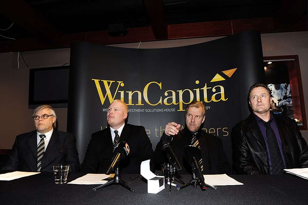WinCapita Oy:n hallituksen jäsenet Pauli Tamppari ja Jussi Kärkkäinen sekä hallituksen puheenjohtaja Kai Tanninen ja hallituksen jäsen Jukka Lusenius tiedotustilaisuudessa Espoossa sunnuntaina.