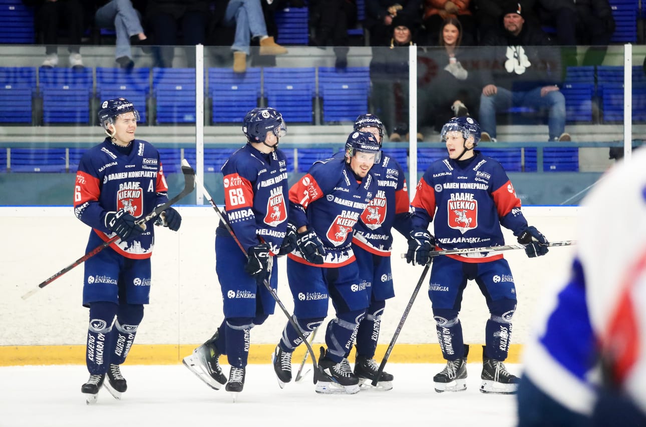 Raahe-Kiekko suoritti perjantaina Kalajoella voittolaukauskisassa paremmalla prosentilla ja nappasi mukaansa kaksi pistettä.