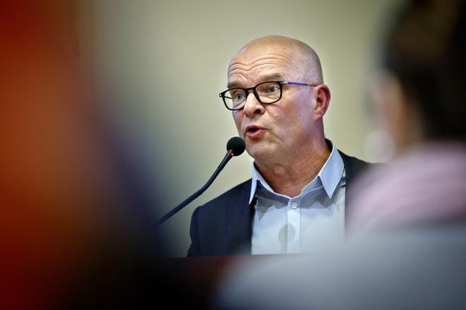 Jukka Kentalan mukaan alueen vanhustenhoitoa suunnitellaan kokonaisuutena. Kyse ei ole yksittäisistä osastoista. Kuva: Tomi Kosonen