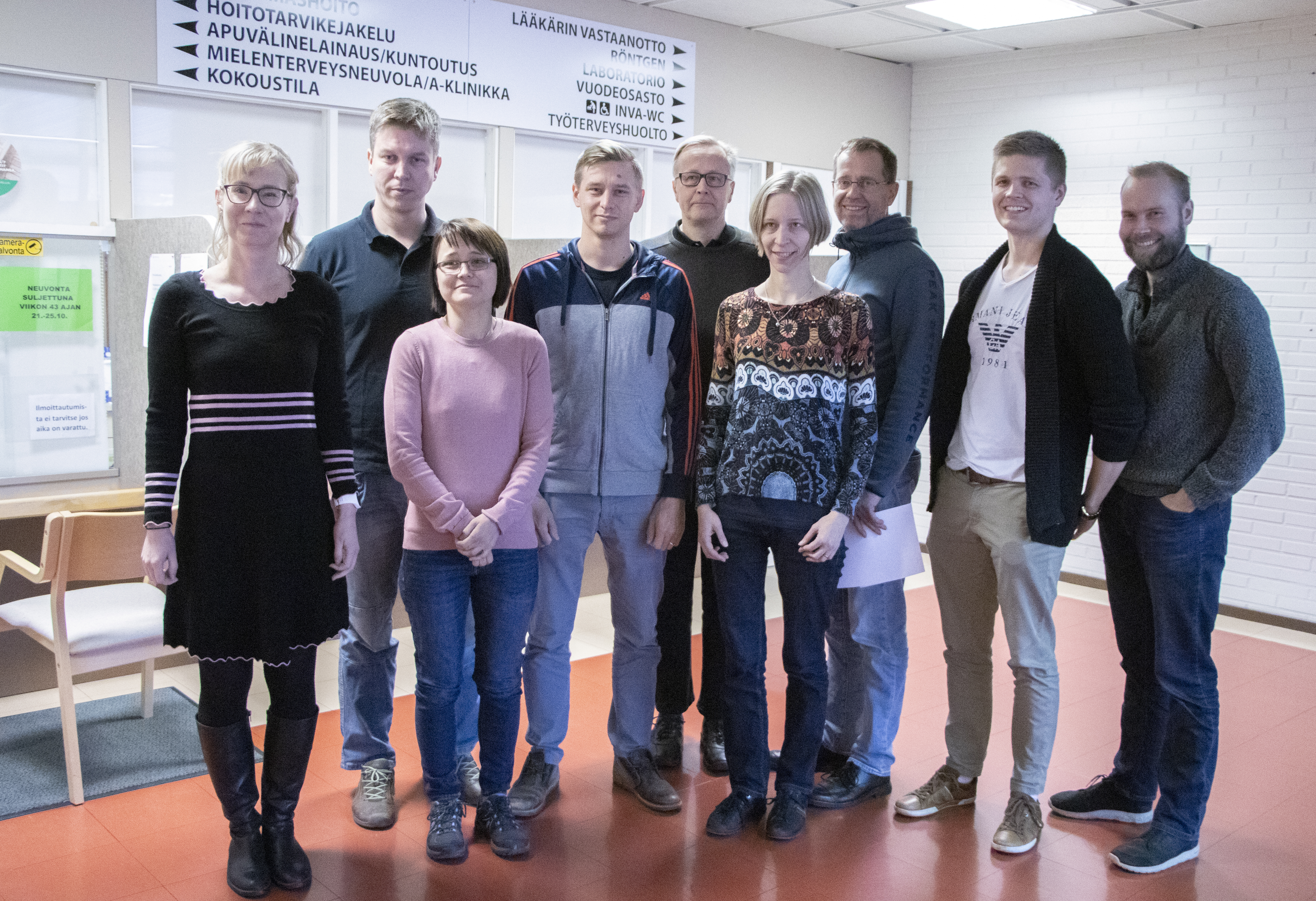 Lääkärit Elina Jussila, Otto Rinne, Jenni Kujansuu, Tuure Salin,  Hannu Ruokolainen,  Maria Skön, Patrik Währn, lääketieteen kandi Jussi Hannu ja lääkäri Samuli Luttinen kouluttautuivat viime viikolla Pulkkilassa uuden tietojärjestelmän omainaisuuksiin.