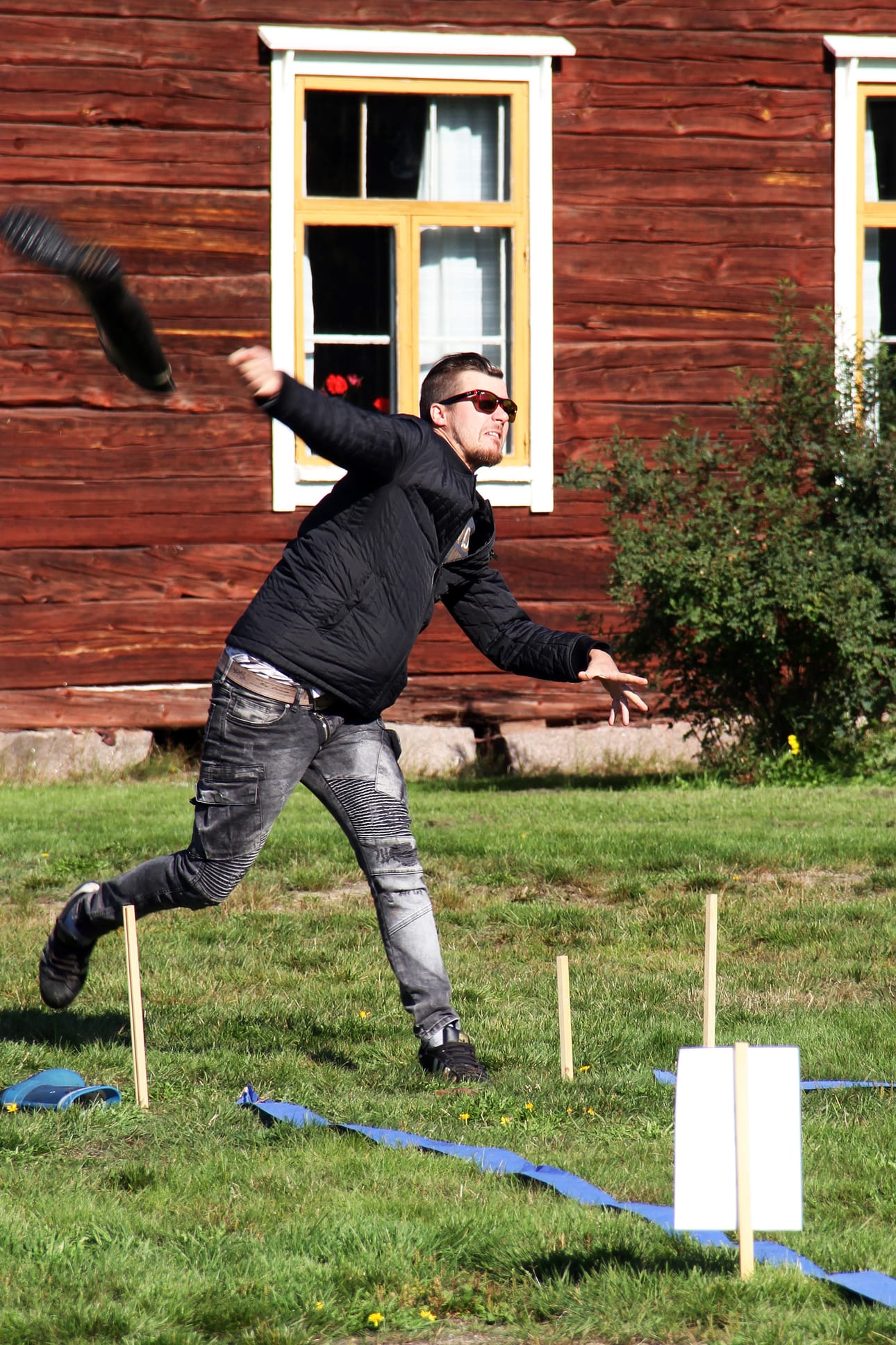 Sami Laamasen saapas lensi kauas, muttei ihan voittoon asti.