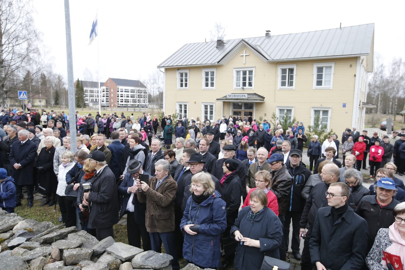 Sovinnonpuheen juhla keräsi paljon väkeä Nivalaan. 5.5.2018