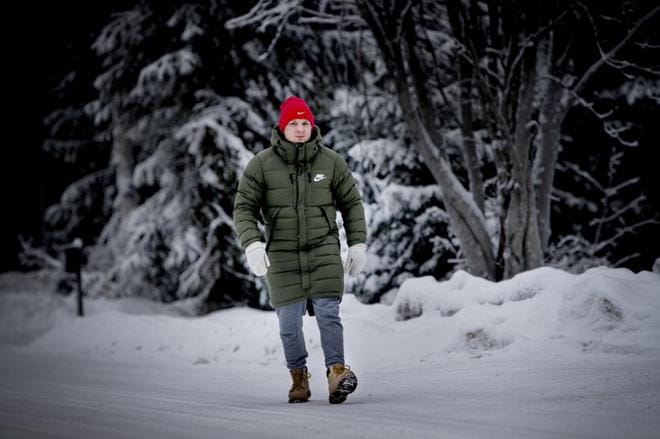 Teemu Mattila käy monta kertaa viikossa ulkona lenkkeilemässä. Mattila puhuu ehdottomasti puhtaan urheilun puolesta. KUVA: JAAKKO ELENIUS