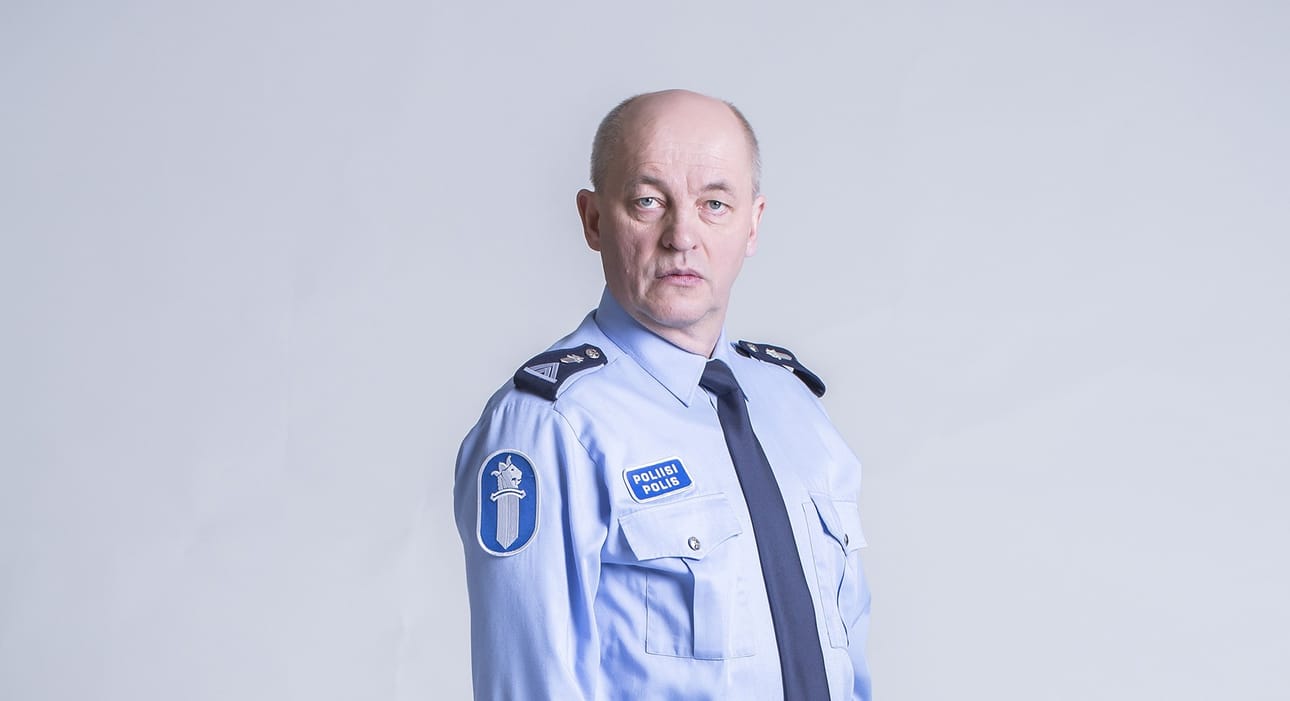 Niilo Kopran (Rauno Ahonen) rauhallisuus horjuu, kun yksityiselämän mullistaa kriisi.