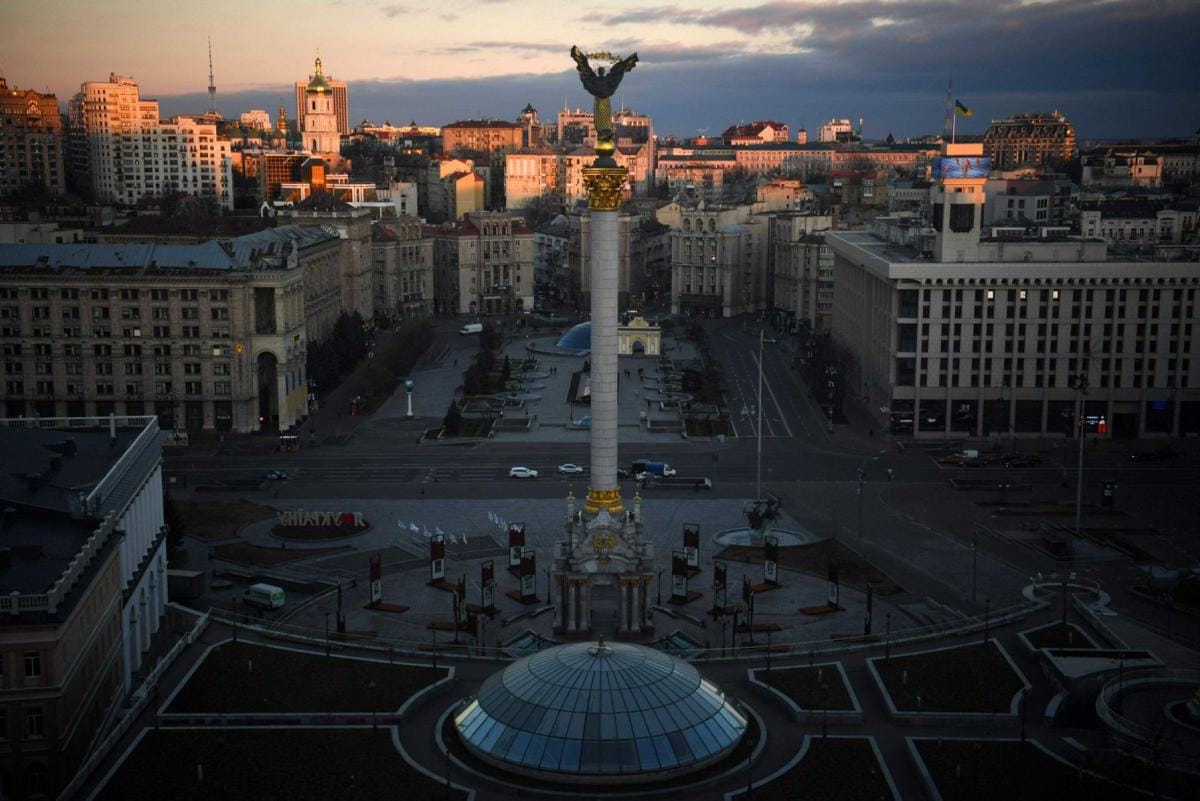 Poikkeustila on voimassa kaikissa osissa Ukrainaa lukuun ottamatta Venäjän tukemien separatistien hallussa olevia alueita maan itäosassa. Kuva Kiovasta. LEHTIKUVA/AFP