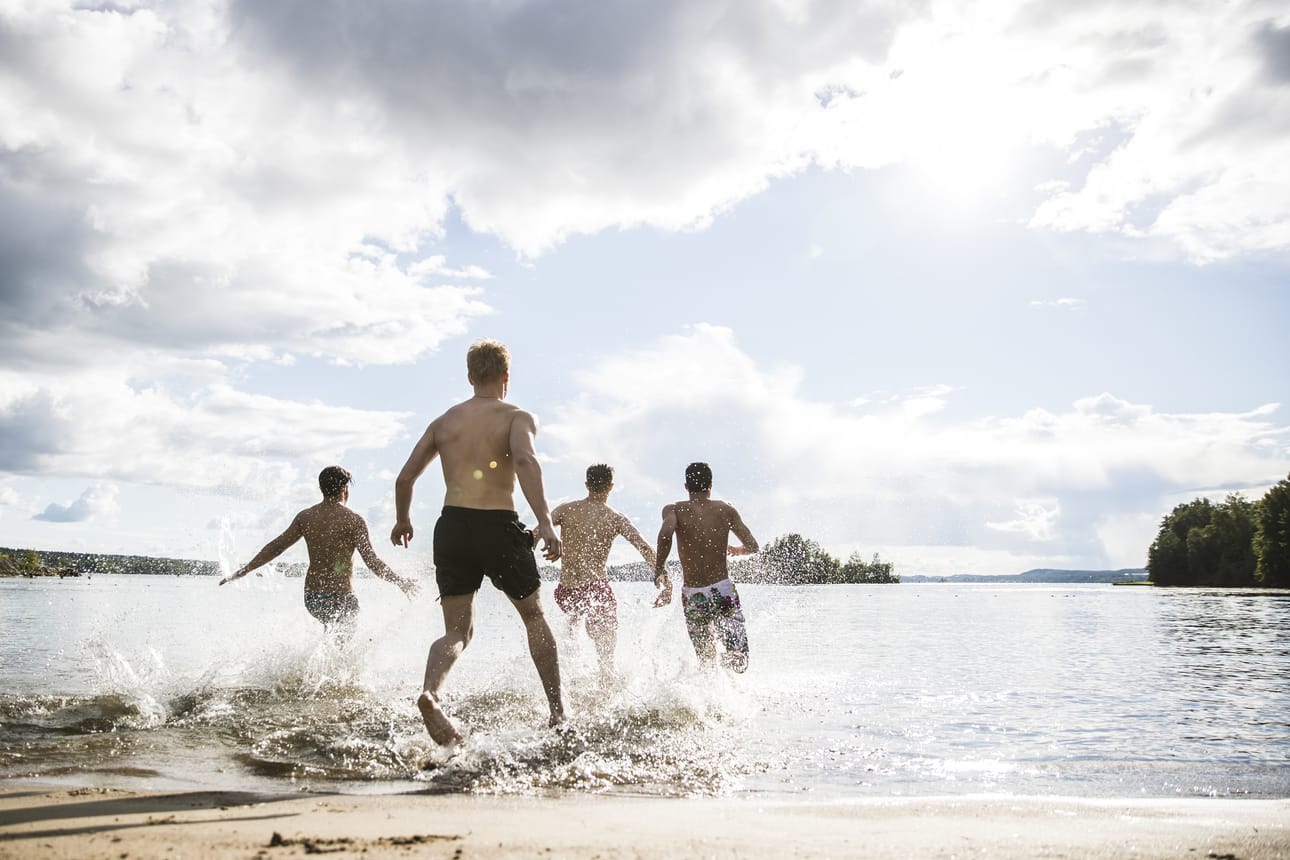 Koronaepidemia rajoittaa kesänviettoa. Meteorologit ennakoivat sentään sellaisia säitä, jotka miellyttävät monia.