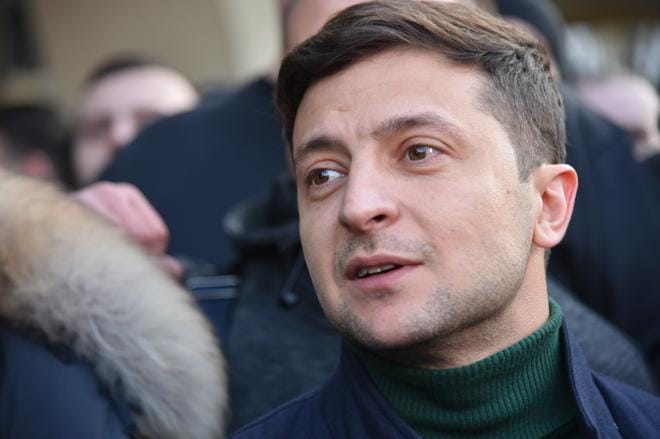 Volodymyr Zelenskyi, 41, voitti ovensuukyselyjen mukaan Ukrainan presidentinvaalin ensimmäisen kierroksen. Kuva: Stepan Franko/EPA