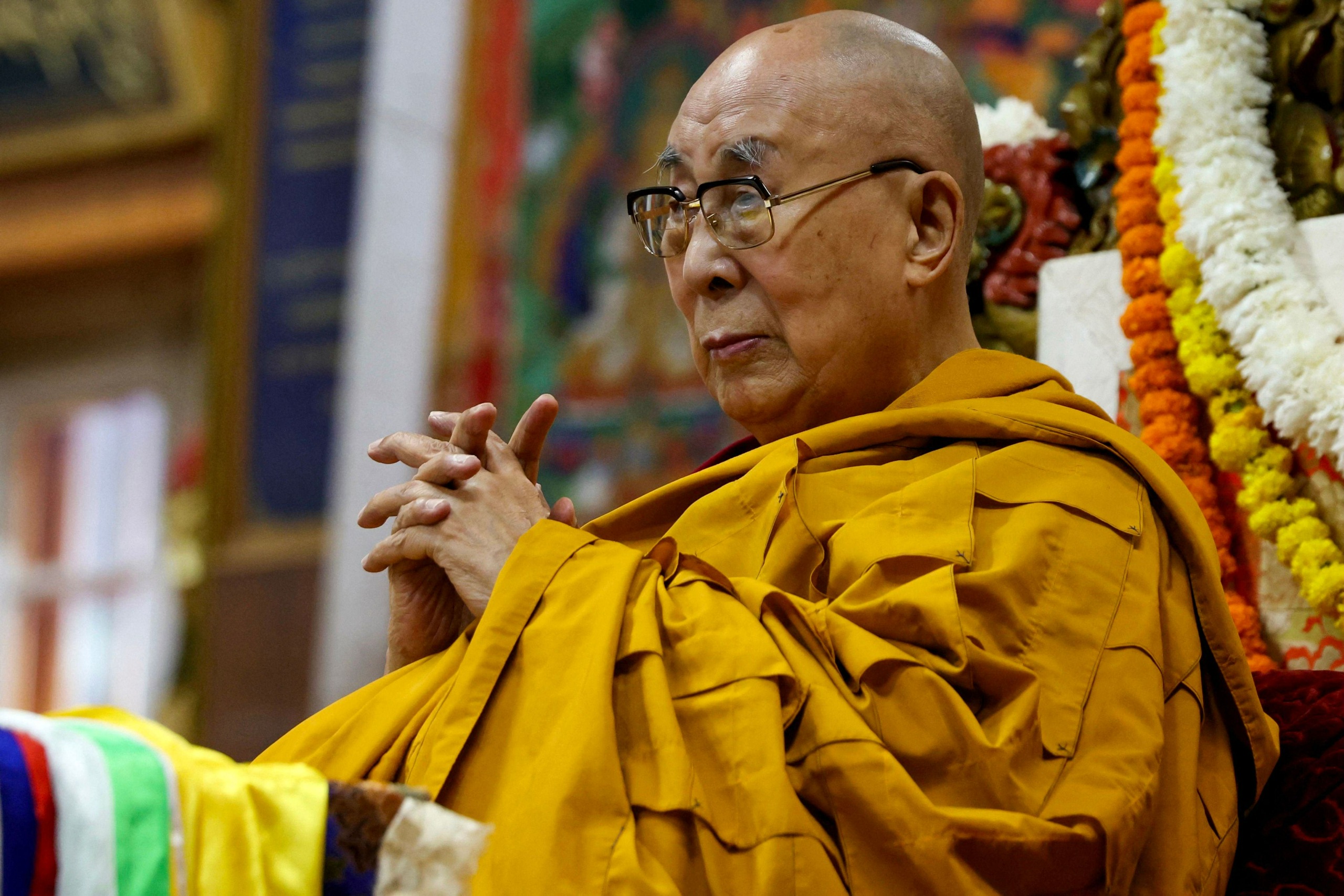 Tiibetiläisten hengellinen johtaja dalai-lama täyttää 90 vuotta