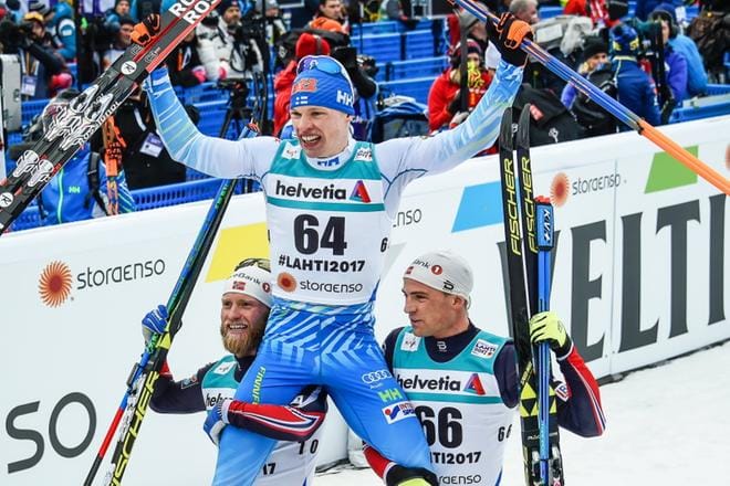Iivo Niskanen juhli MM-kultaa Lahden kisoissa 2017. ARKISTOKUVA: MARKKU OJALA/EPA