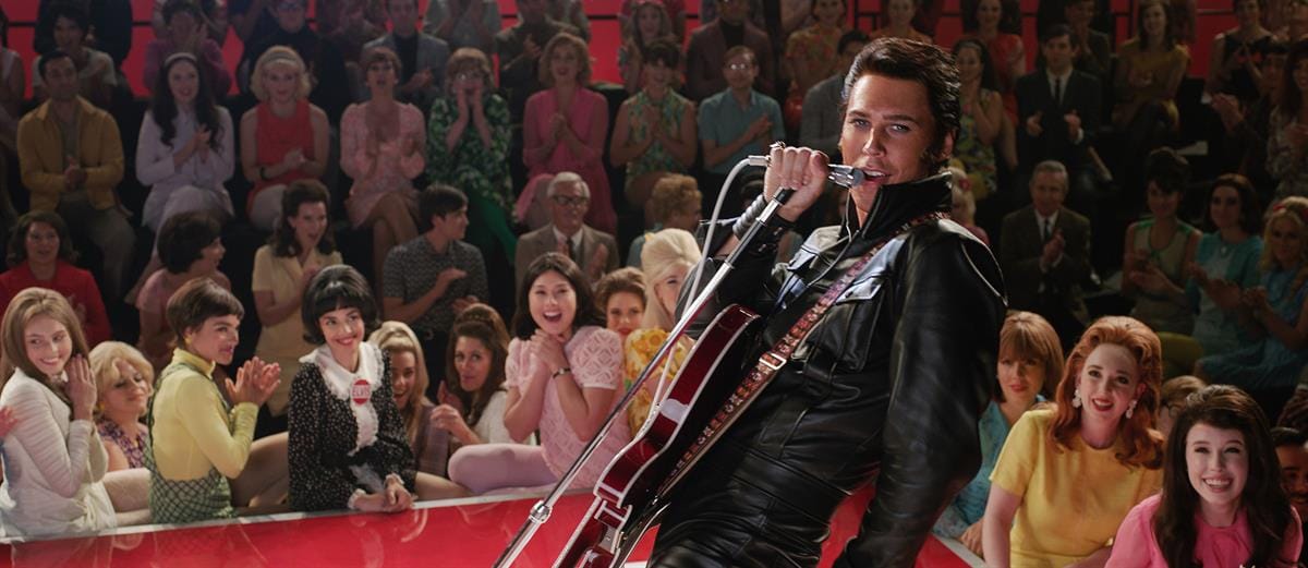 Baz Luhrmannin ohjaamassa Elvis-elokuvassa Elvistä näyttelee Austin Butler.