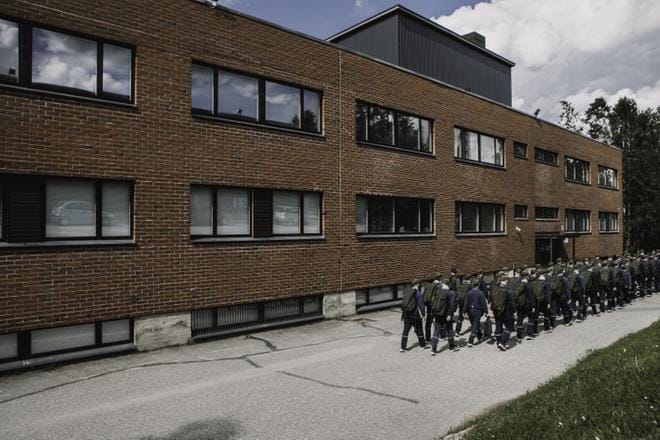 Puolustusministeriö suunnittelee, että armeijan kiinteistöt siirrettäisiin Senaatti Kiinteistöiltä uuteen perustettavaan yhtiöön. KUVA: Esa Ylijaasko
