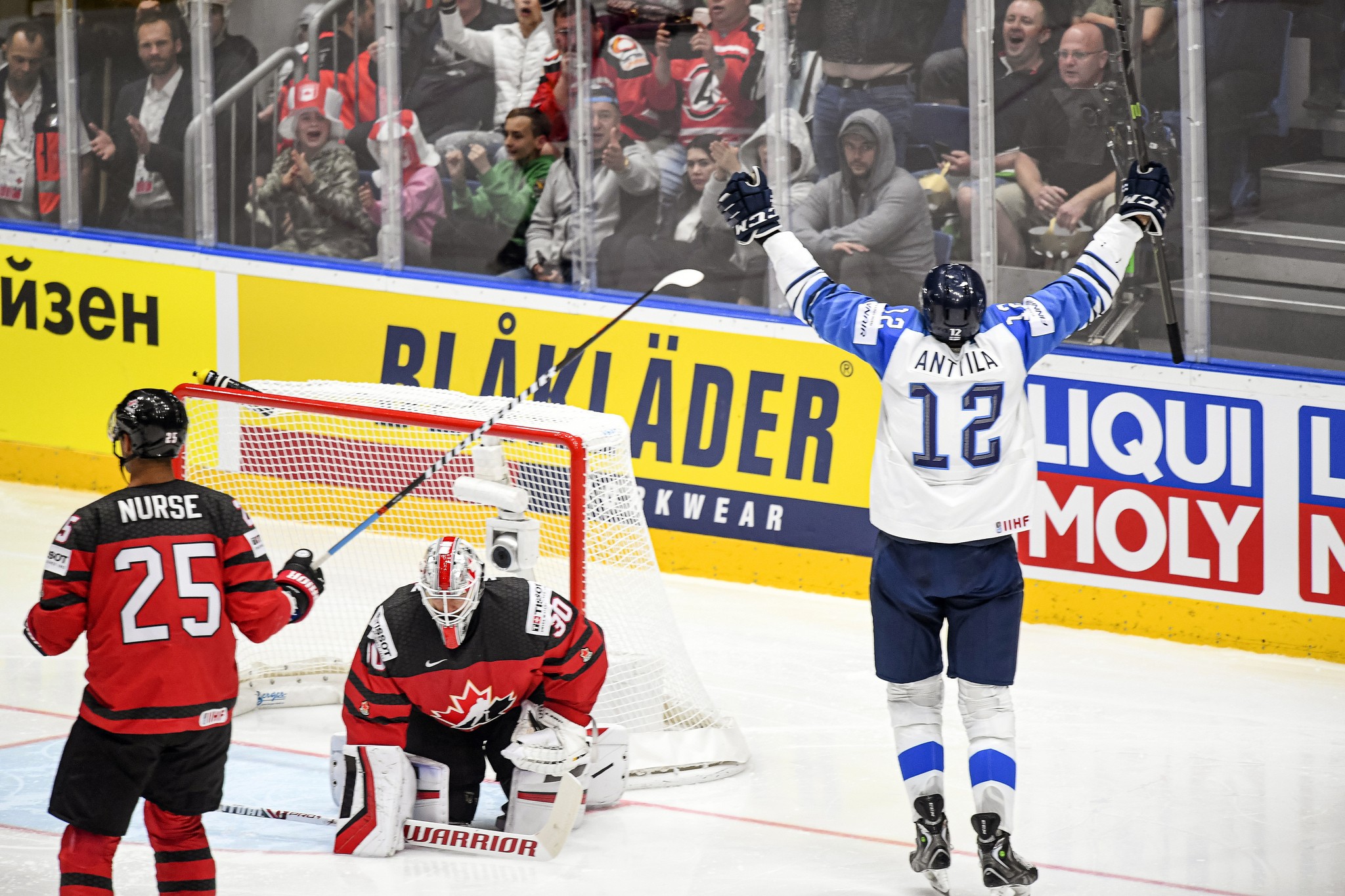 Kaksi maalia iskenyt Leijonien kapteeni Marko Anttila oli ilmiliekeissä.