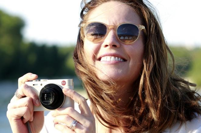 Diane Lane on amerikkalainen melkein Pariisissa. Pariisi saa odottaa on kypsien ihmisten silmänisku elämälle ja maltillisten nautintojen makumatka.