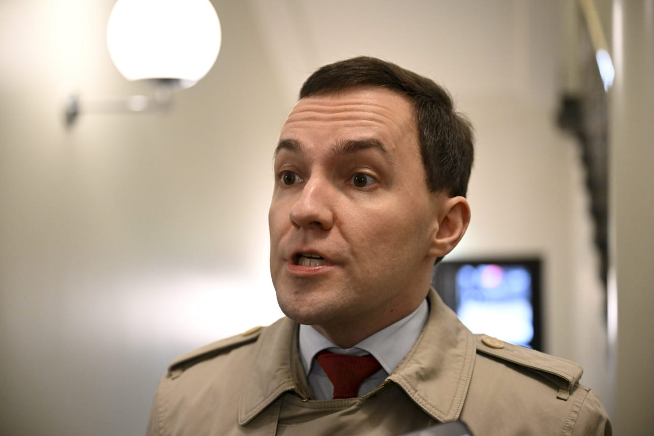 Epäillyssä salassapitorikoksessa oli kyse muun muassa Rydmanin kirjasta Salaisuus, jota ei ollut. LEHTIKUVA / Antti Aimo-Koivisto
