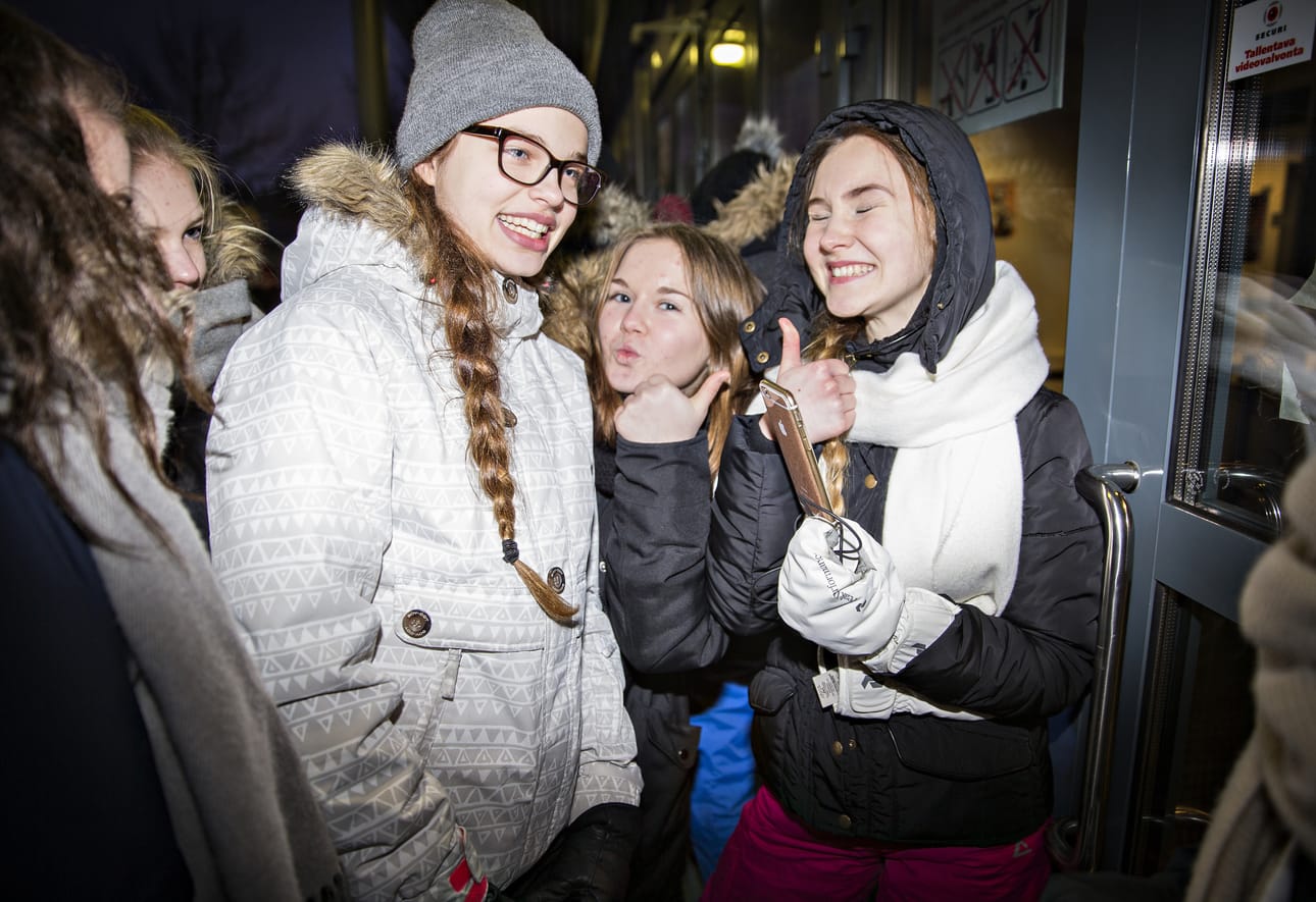 Cheekin keikka Oulun jäähallissa, alkuillantunnelmia.Cheekin keikka Oulun jäähallissa, alkuillantunnelmia.