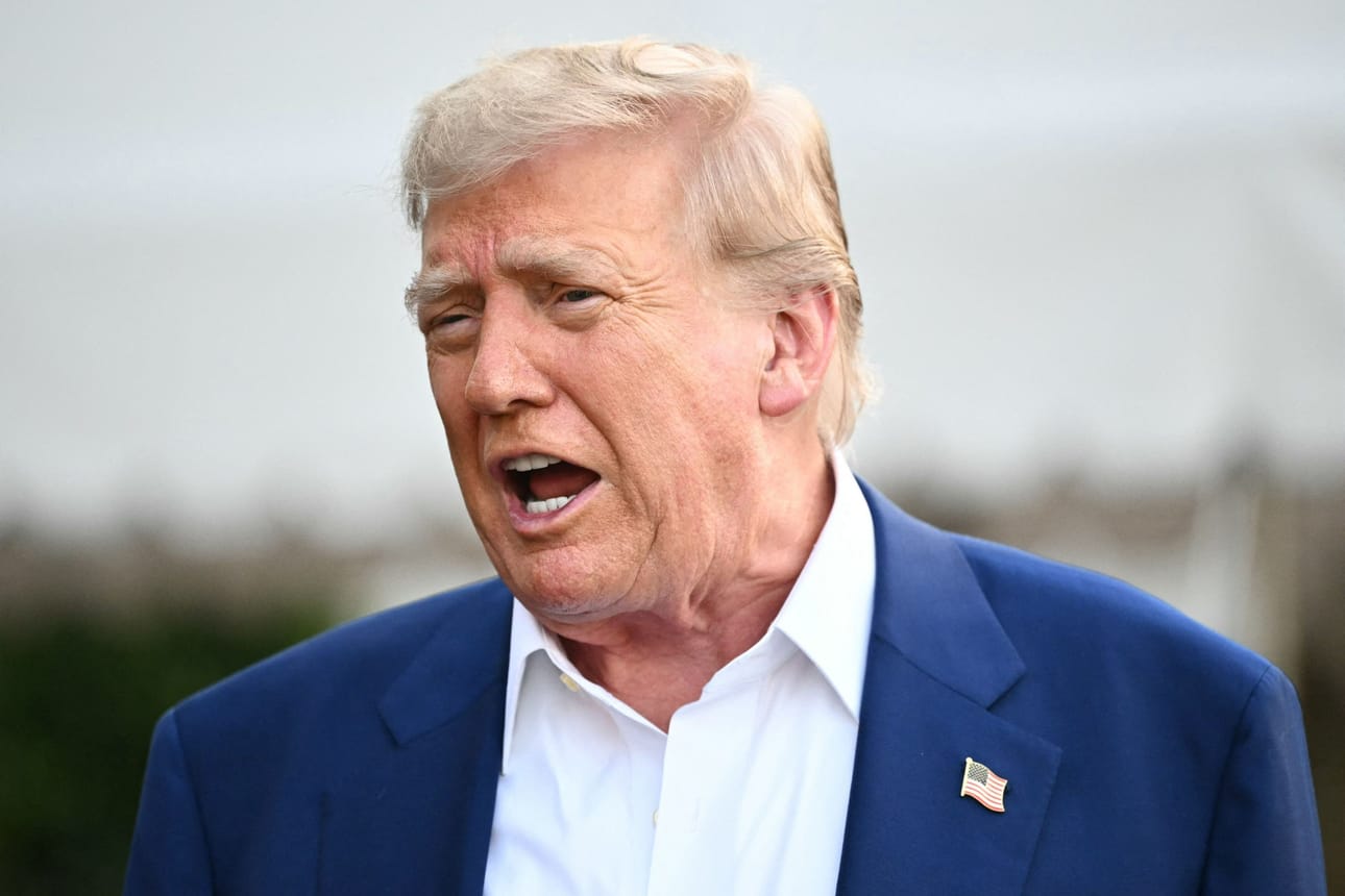 Israelin ja Iranin välisen aselevon taustalla häärännyt Yhdysvaltain presidentti Donald Trump syytti molempia maita aselevon rikkomisesta. LEHTIKUVA/AFP