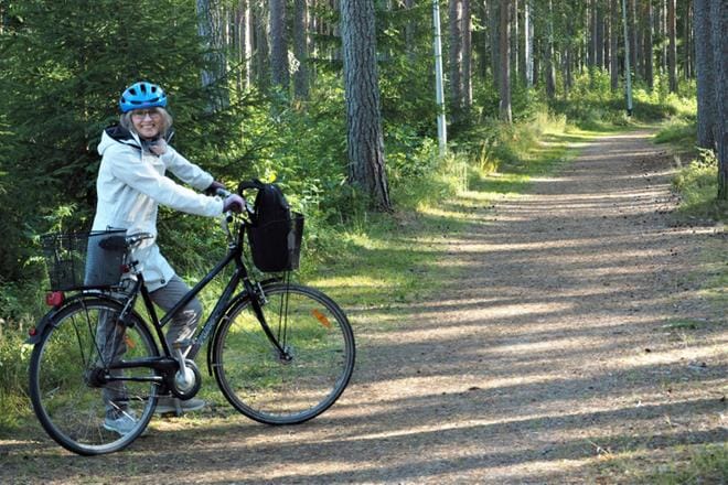 Päivi Kankaalla on nyt enemmän aikaa pyöräilyyn, kun seitsemän vuoden väitöstyö on valmis. KUVA: KYÖSTI KANGAS