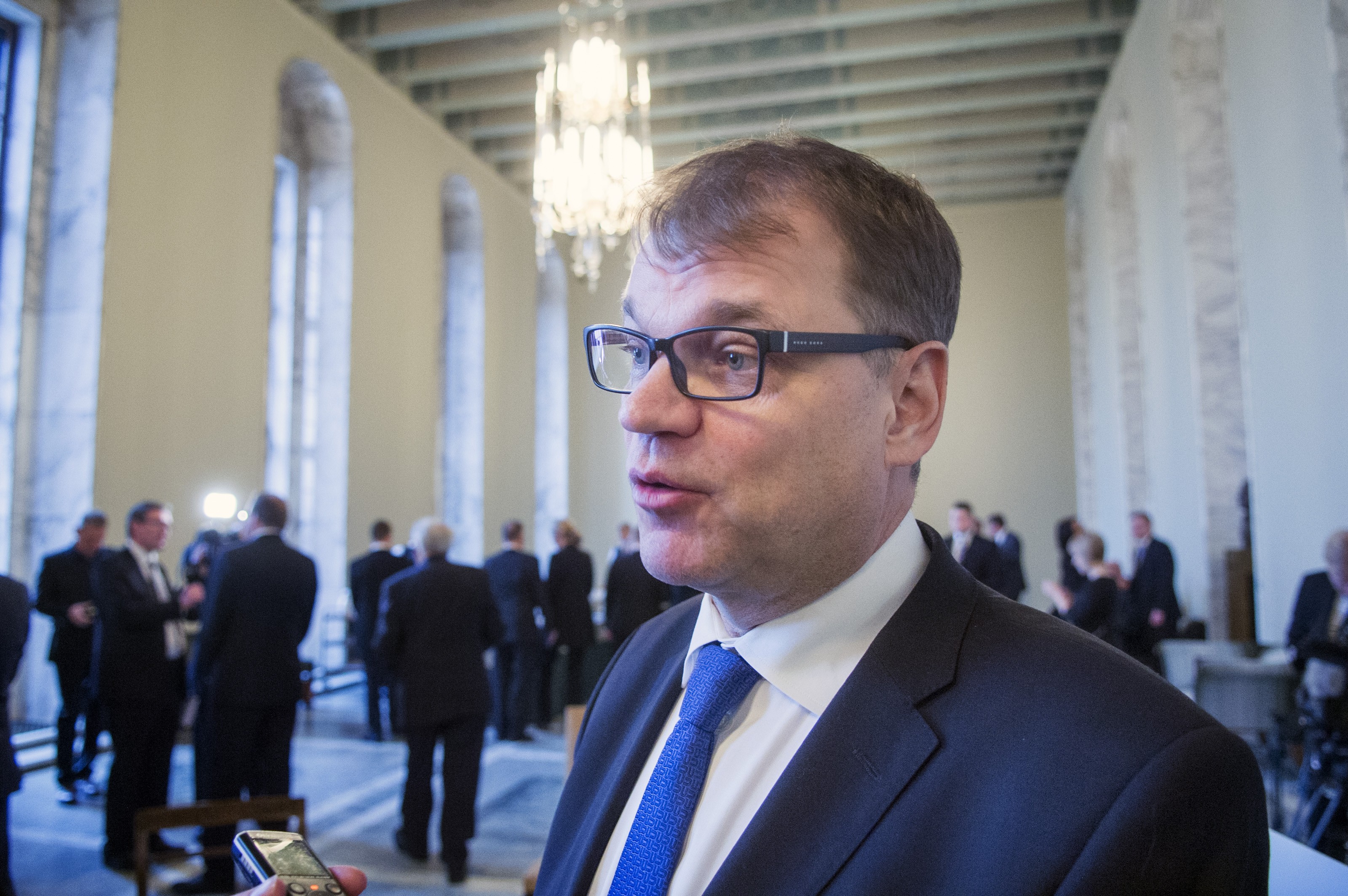 Keskustan puheenjohtaja Juha Sipilä on vaikeuksissa omalla kotikentällään Oulussa.