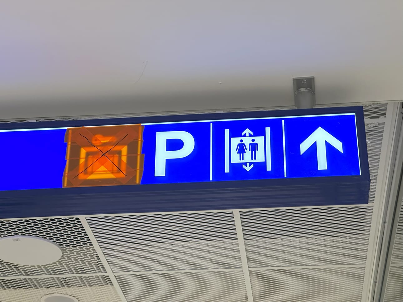 Matkalaukkusäilytyspiste on valmis, mutta ei vielä toiminnassa.