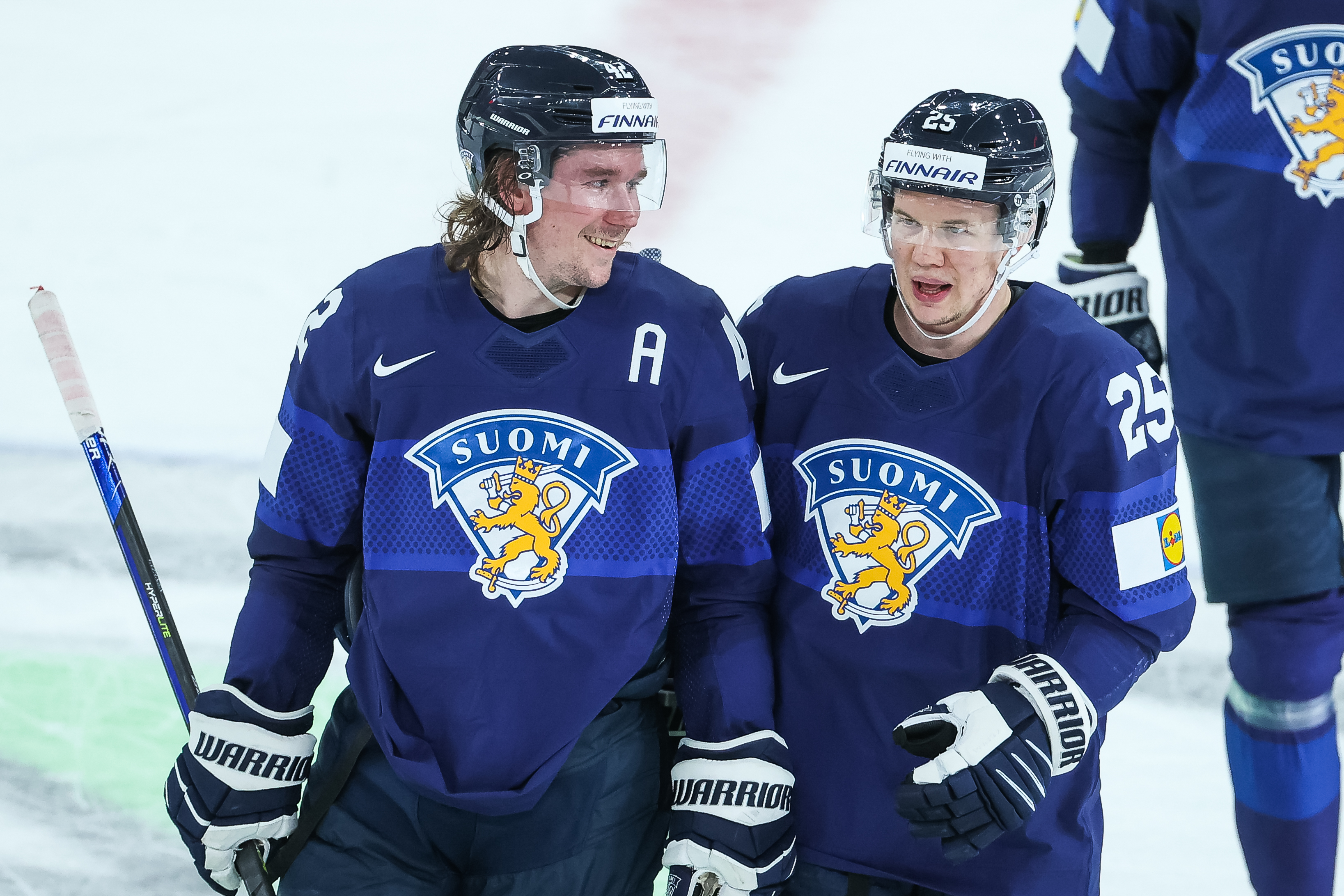 Sami Vatanen palaa Leijonien puolustukseen MM-välierässä, Mikael Seppälä on sivussa