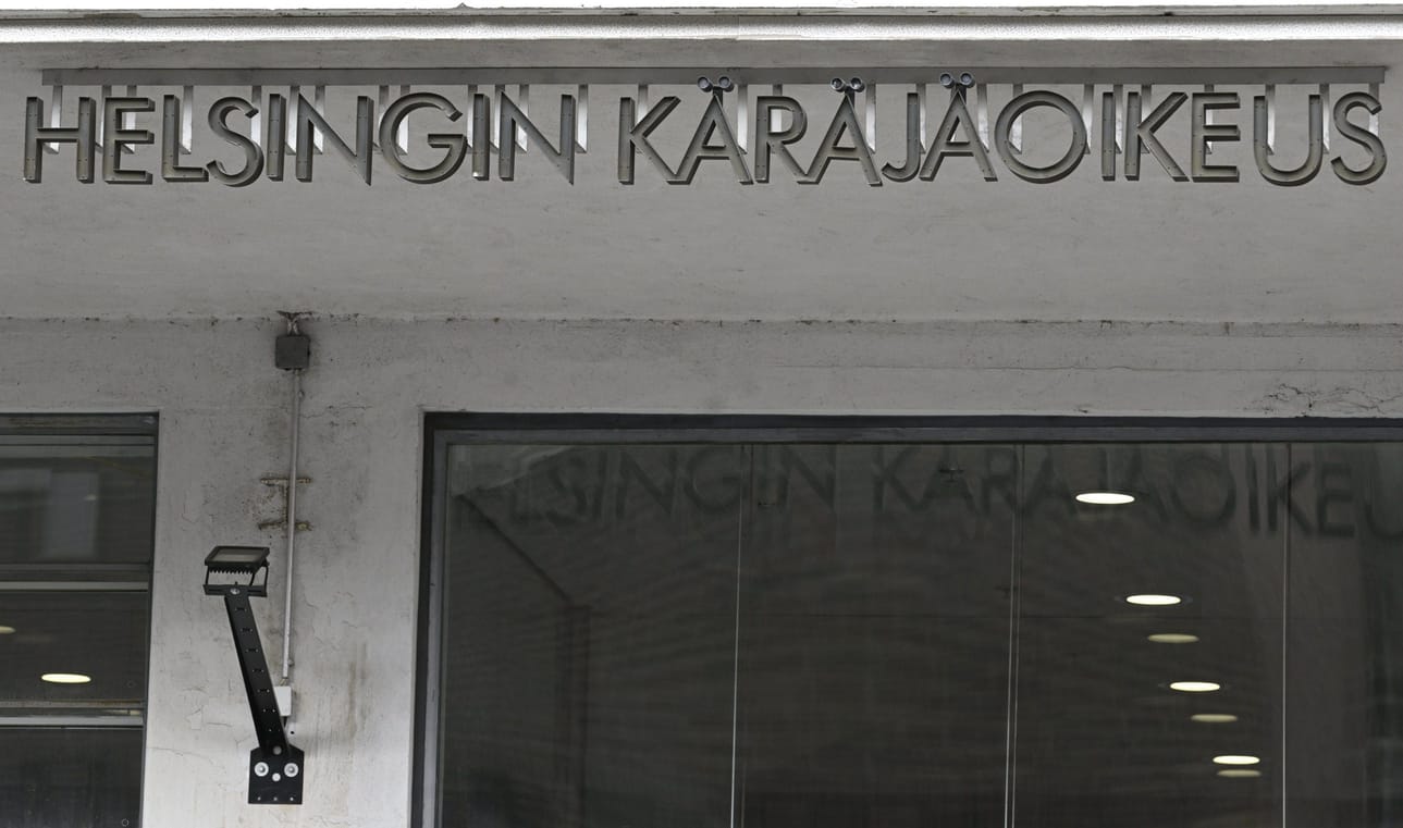 Murhasyytteen käsittely alkoi torstaina Helsingin käräjäoikeudessa. Kuva: Lehtikuva / Heikki Saukkomaa