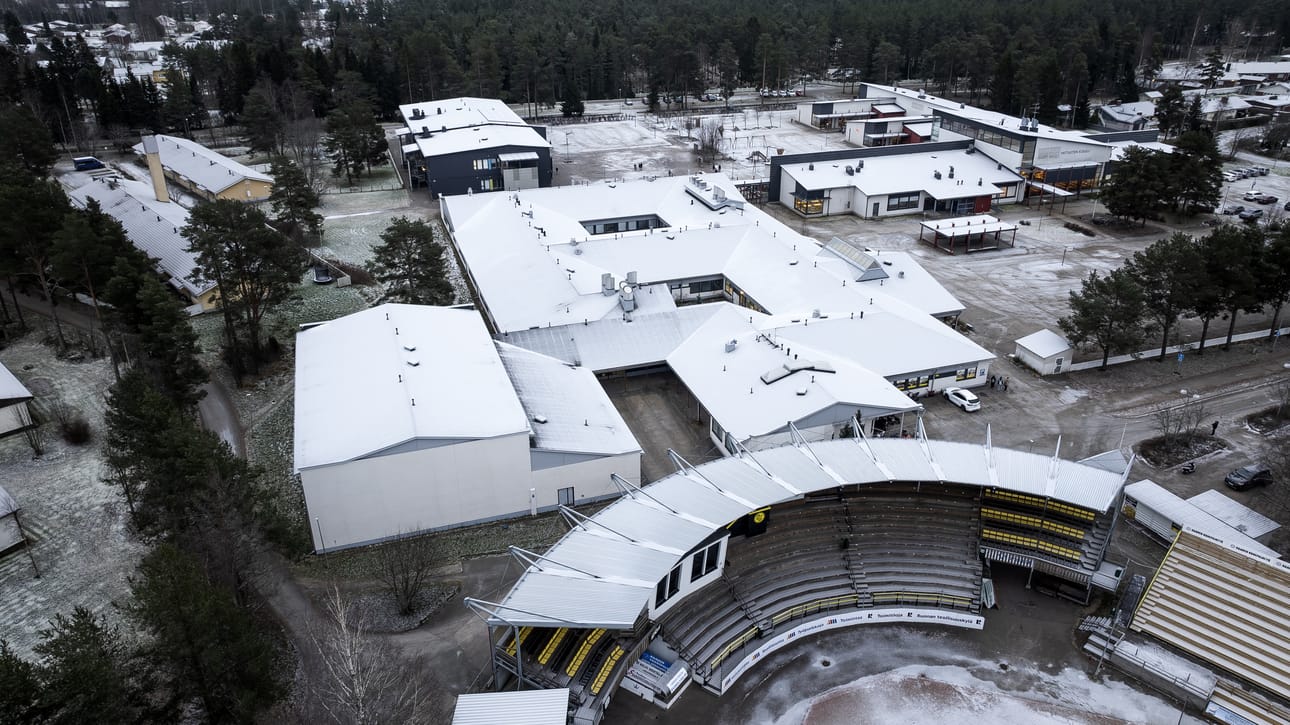 Rännärin pesäpallostadionin vieressä sijaitsevan Pattasten koulukeskuksen ensimmäisen vaiheen hankesuunnitelma sisältää uusien tilojen rakentamista ja 1970-luvulla rakennetun vanhimman osan purkamisen.