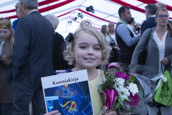 Wilma Kontro on vuoden 2019 tangojuniori. Vasemmalla poikien sarjan voittaja Theo Maijala. KUVA: EELIS RYTKÖNEN