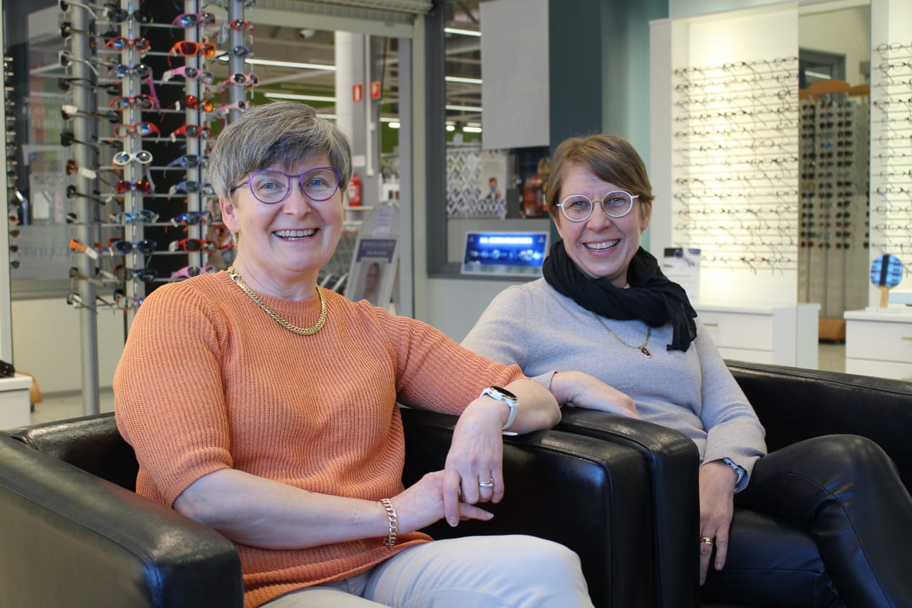 Outi Koivuneva ja Raija Soukka rakastavat työtään. “Vaikka eläkevuodet pikkuhiljaa lähestyvät, ei tunnu yhtään siltä, että pitäisi päästä eläkkeelle.”