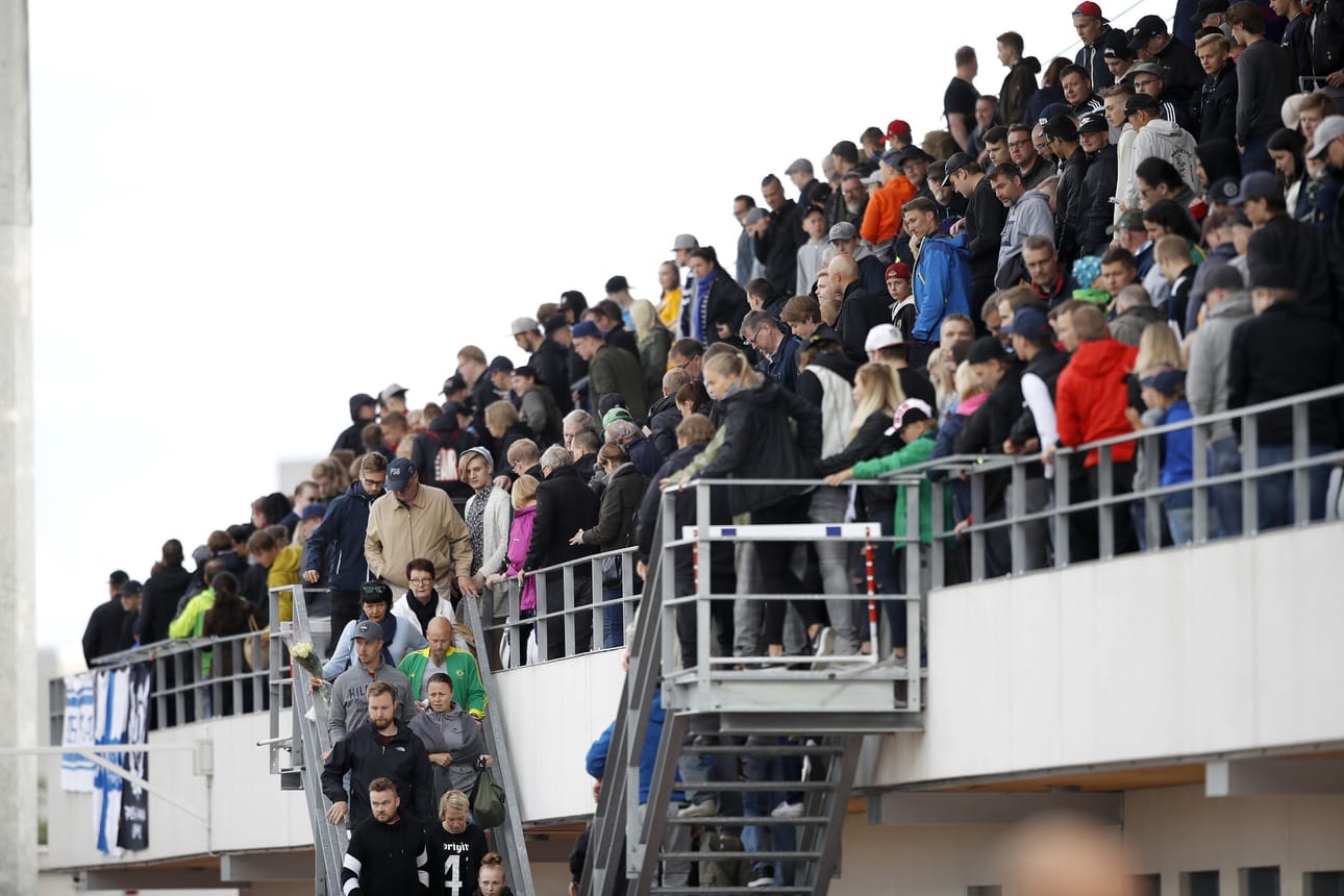Oulun Ratinsaaren jalkapallostadion tyhjennettiin keskiviikkoiltana stadioniin kohdistetun uhkaussoiton vuoksi. Evakuointi sujui rauhallisesti.