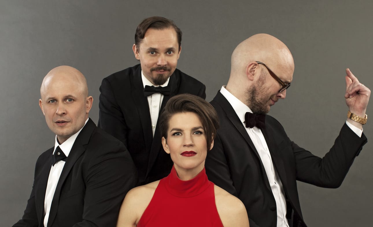 Niko Kumpuvaara, Ville Herrala, Maria Ylipää ja Marzi Nyman esittivät Oulussa Astor Piazzollan musiikkia yhdessä Oulu Sinfonian jousisoittajien kanssa.