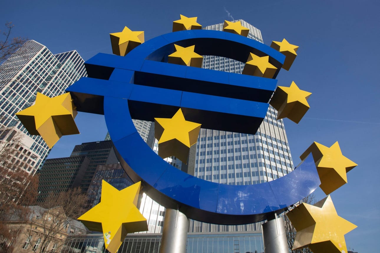 Euroalueeseen kuulumisesta johtuva epäsymmetrinen shokki ei ole Suomen talouden ongelmien perimmäinen syy.
