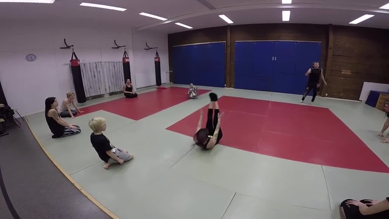 Käsilläseisontakurssi