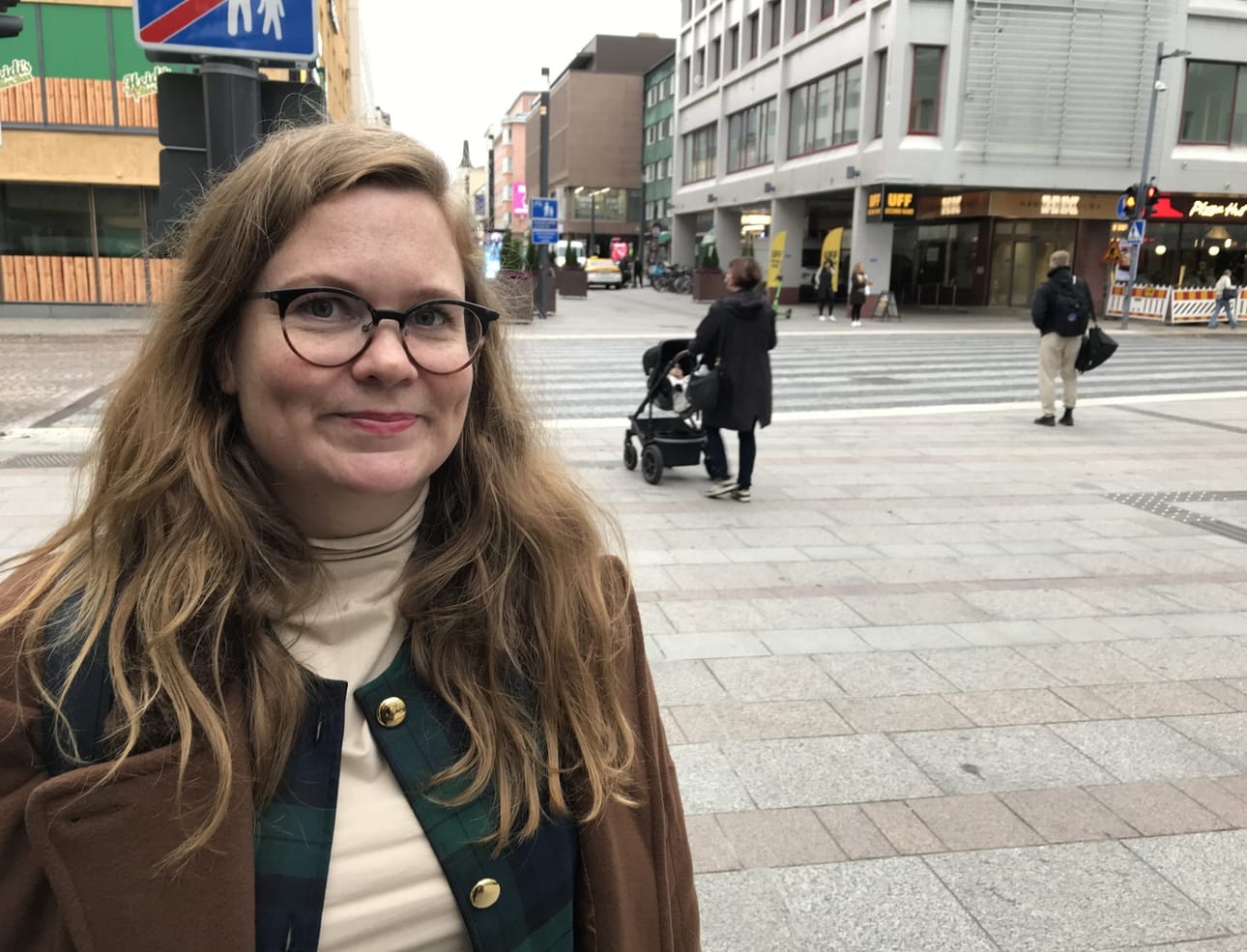 Katariina Parhi on on Oulun yliopistossa työskentelevä tieteenhistorioitsija ja kirjailija.