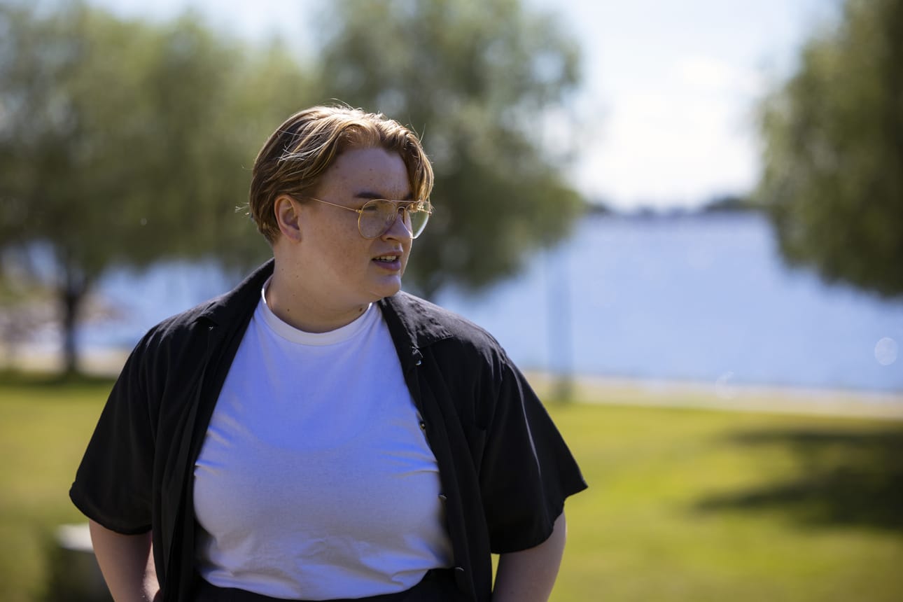 Kaupunginvaltuutettu ja yliopisto-opiskelija Elli Uusi-Kokko on huomannut, että moni nuori lähtee Vaasasta heti opintojen päätyttyä.