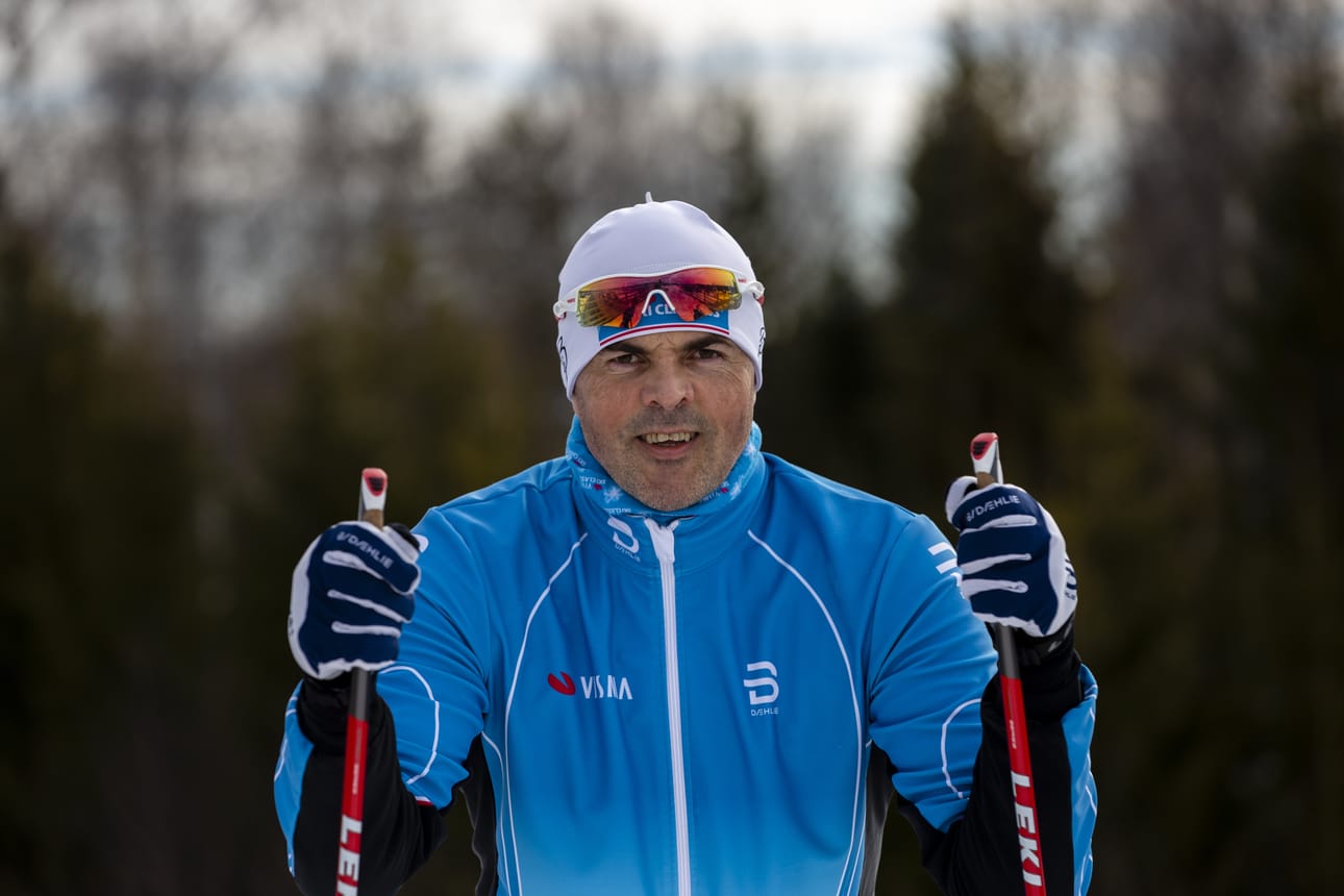Oululainen Simo Mertaniemi on harrastanut aikuisiällään aktiivisesti hiihtoa kymmenisen vuotta.