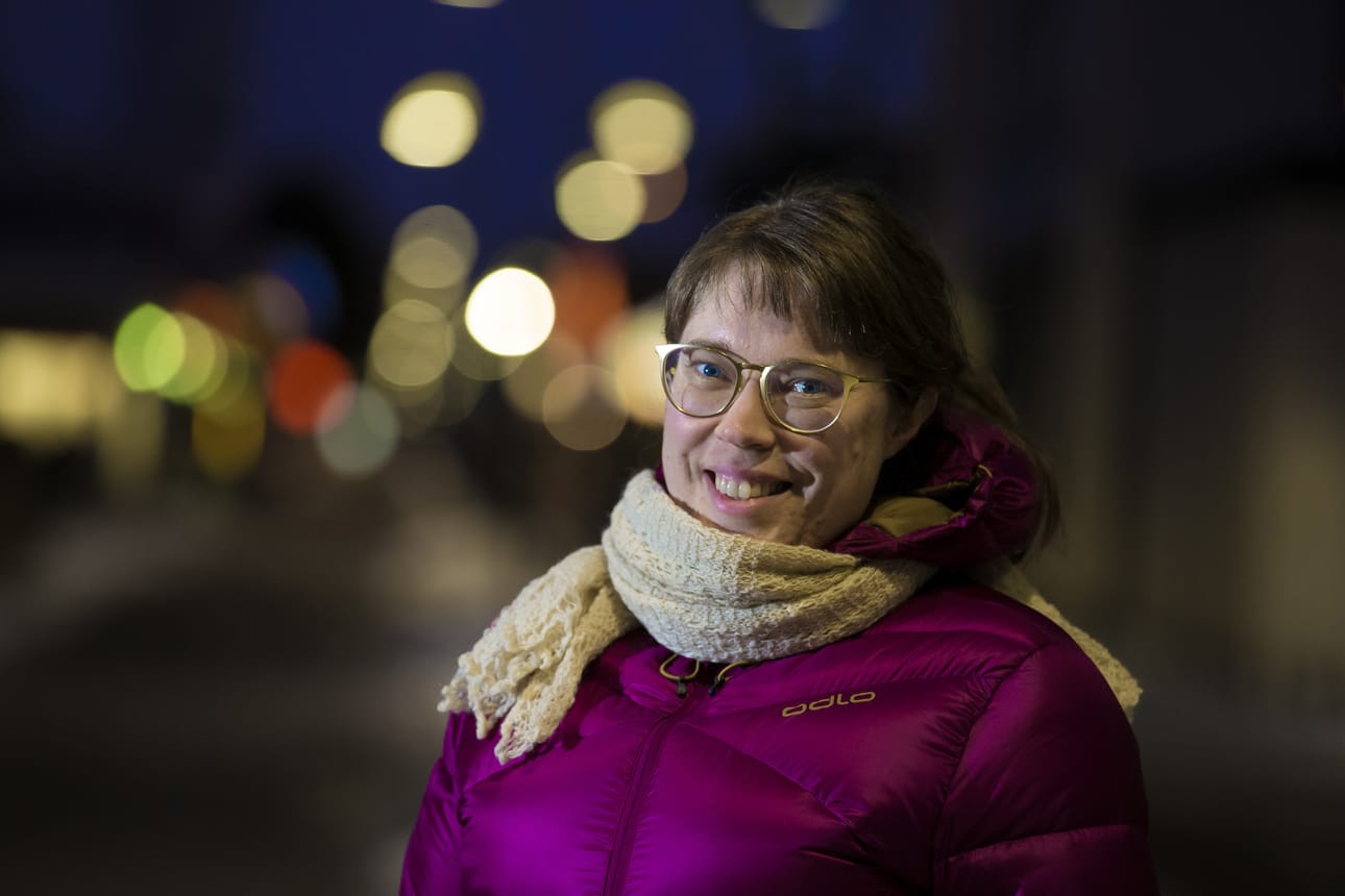 Anna Karjula haluaa tuoda toimittamallaan kirjallaan toivoa mielenterveysongelmista kärsiville.