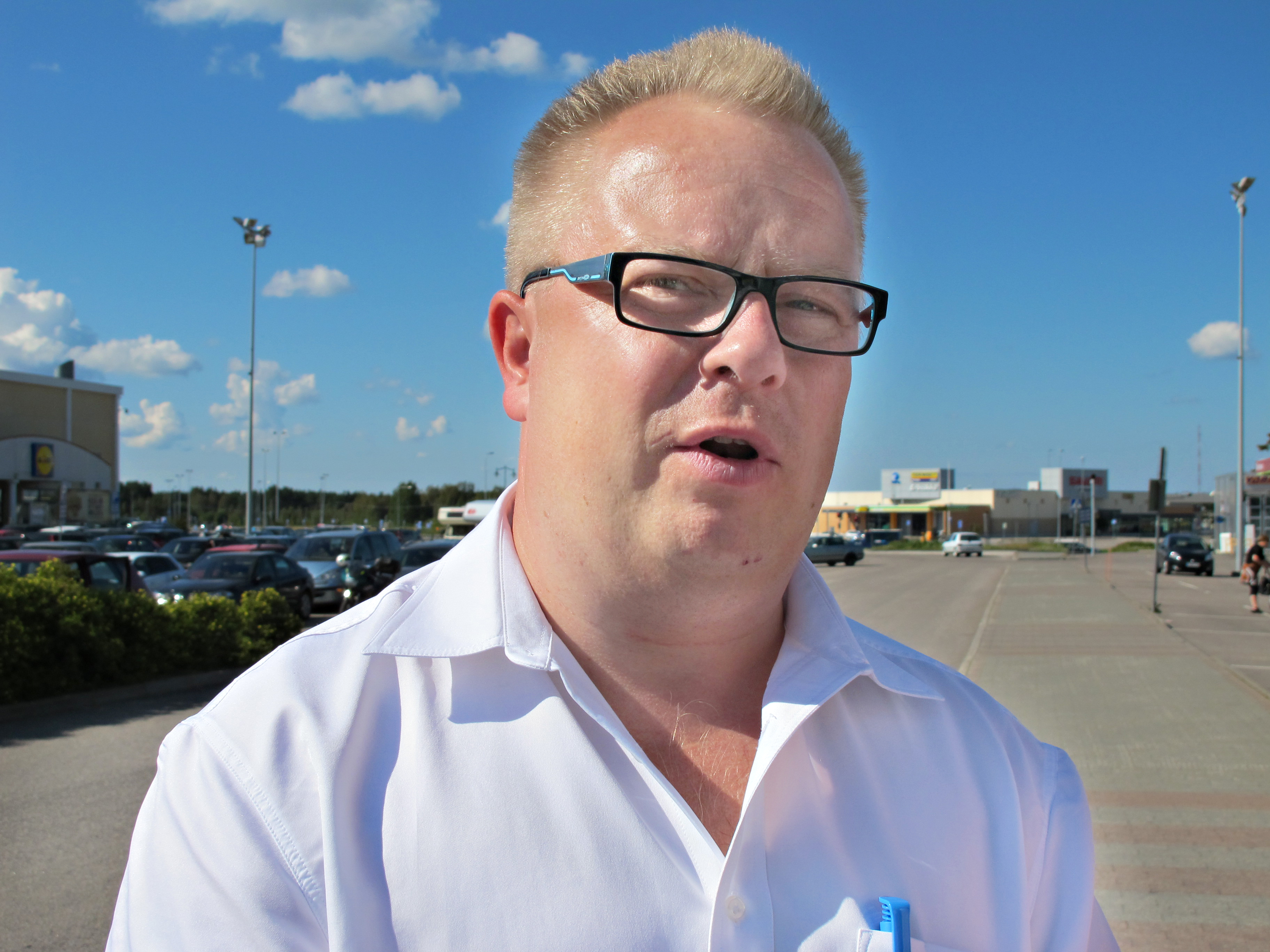 Perussuomalaisten pohjoisesta alueesta vastaava järjestösihteeri Juha Liukkonen kertoo puolueen tavoittelevan Ylivieskassa 3–5 valtuustopaikkaa. Puolueella ei ole tällä hetkellä edustajia Ylivieskan valtuustossa. 