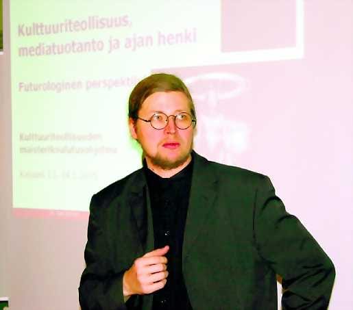 Ajan hermolla. Mediatutkija Sam Inkinen hakee projektitutkijaksi Oulun yliopistoon.