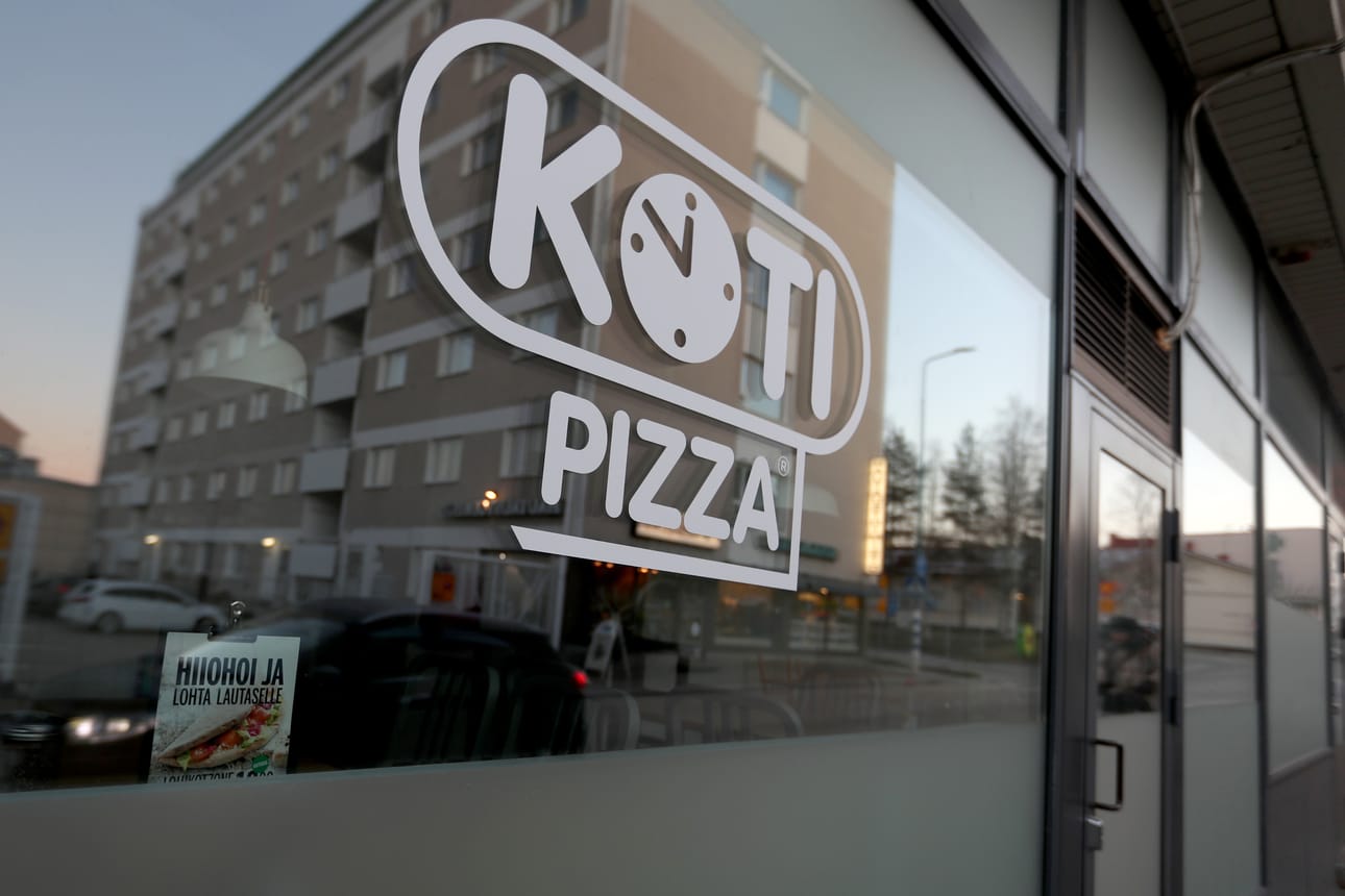 Vuoden franchising-ketjuksi kolmesti valitussa Kotipizzassa on ympäri Suomen noin 270 ravintolaa, 300 yrittäjää ja 1¿700 työntekijää, jotka tekevät 10 miljoonaa pizzaa vuodessa. Kuva Kajaanista.