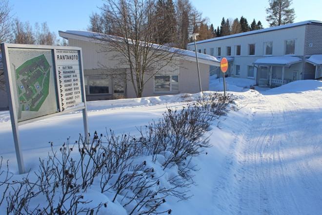 Rantakoto eli tehostetun palveluasumisen yksikkö sijaitsee Alavuden keskustaajaman lähellä. KUVA: REIJO HEIKKILÄ