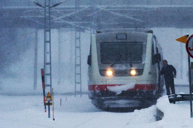 Tampereelta junaan noussut naismatkustaja kuvaa tunnelmaa junassa hermostuneeksi. ARKISTOKUVA: MINNA HIRVELÄ