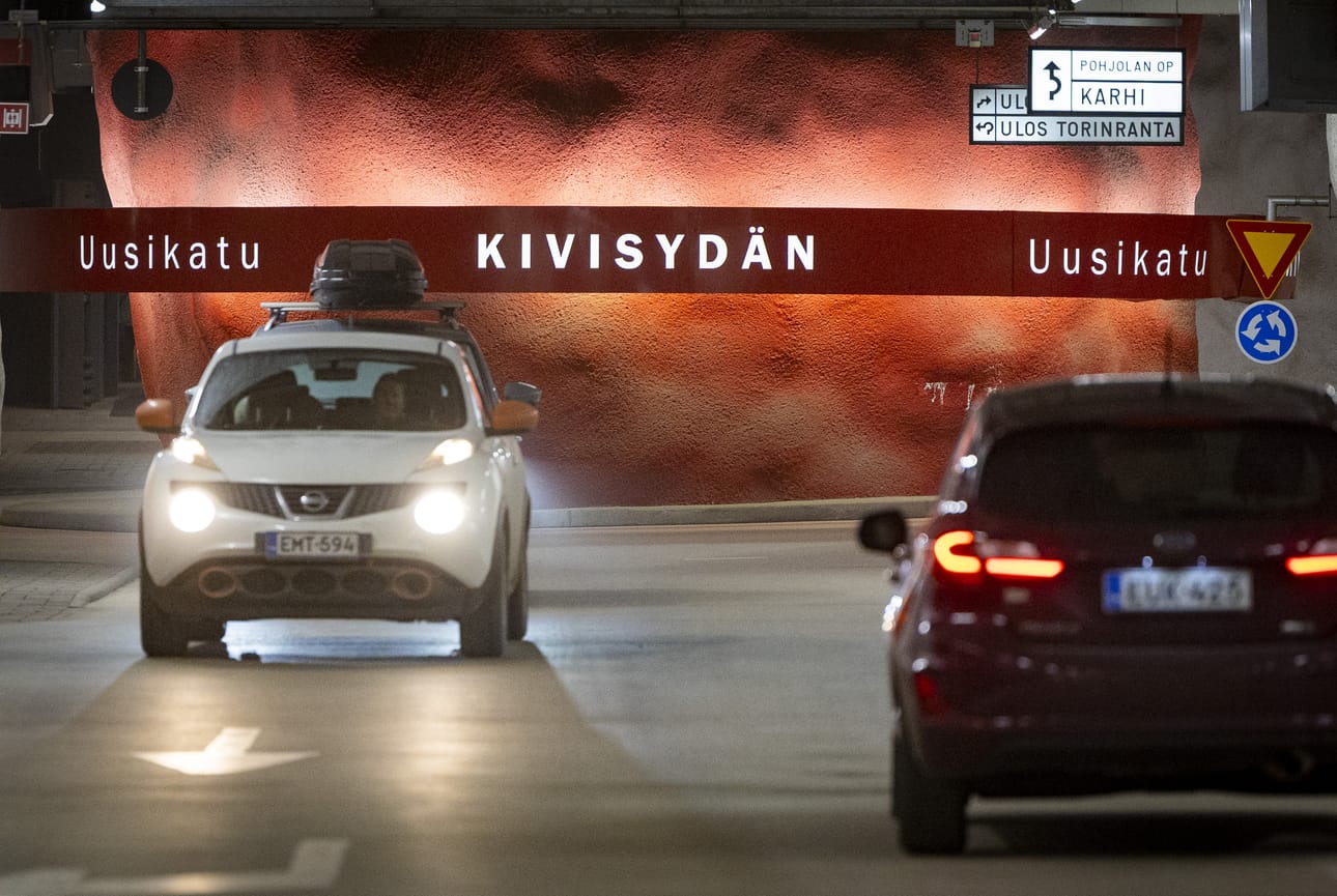 Kivisydämen parkkihalli sijaitsee maan alla Oulun keskustassa. Arkistokuva.