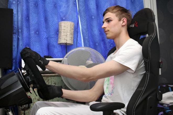 Joona Pankkonen voitti Dirt 4 -rallipelin maailmanmestaruuden. KUVA: AKSELI KANGAS