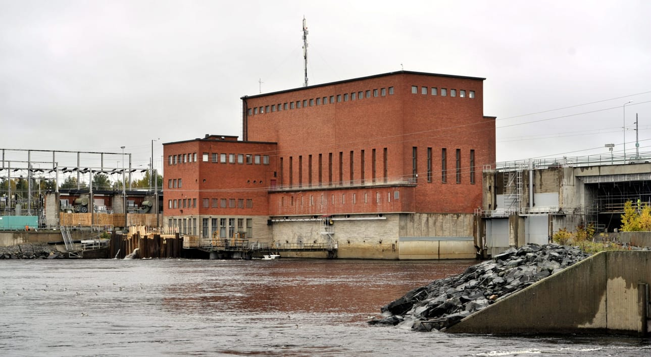 Arkistokuvassa Pohjolan Voiman Isohaaran voimalaitos Kemijokisuussa Keminmaalla. LEHTIKUVA / Kimmo Mäntylä