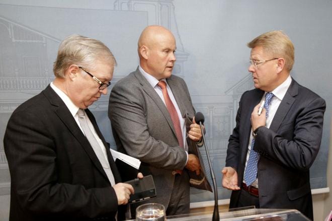 Akavan Sture Fjäderin (vas.), STTK:n Antti Palolan ja EK:n Jyri Häkämiehen johtamat työmarkkinajärjestöt toteuttavat hallituksen toimeksiantoa. KUVA: Pekka Lassila/arkisto