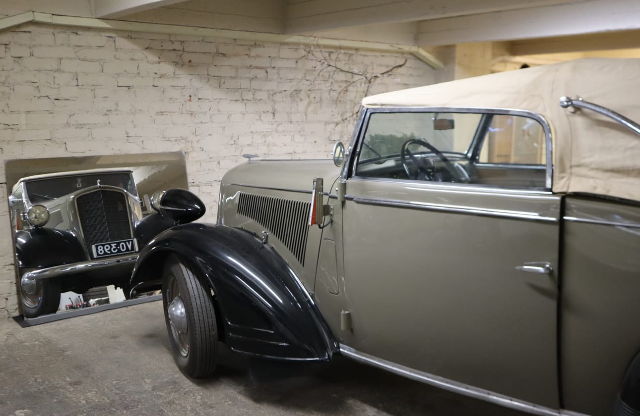 Teemanäyttelyn vanhin auto, 1930-luvun puolivälin Opel, lainattiin yksityishenkilöltä Vaasan Klemettilästä.