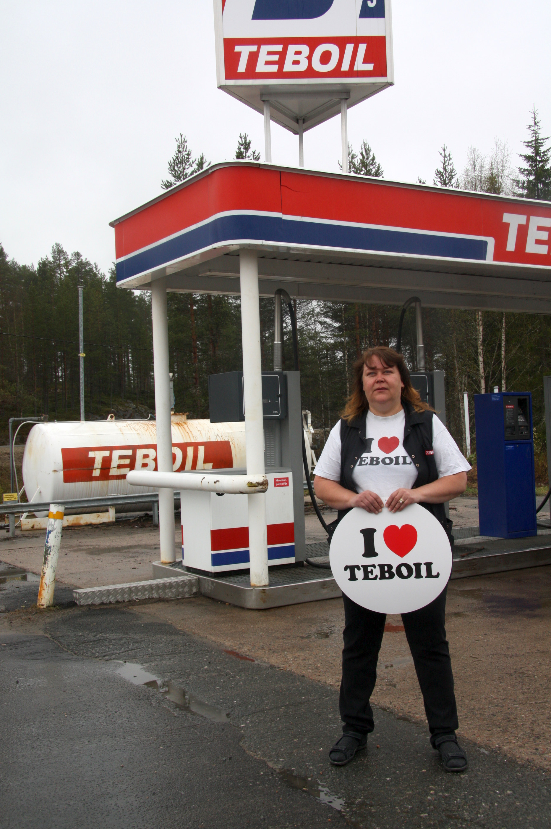 Taivalkosken Teboilin yrittäjä Satu Vääräniemi ei antanut periksi isommalleen.